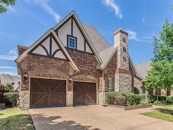 216 Florence Drive, Lewisville, TX 75056