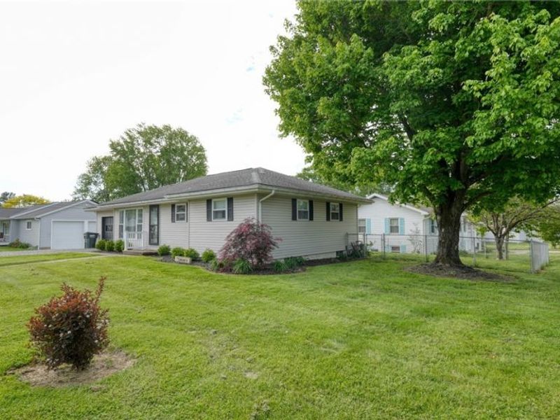 212 Westview Drive, New Concord, OH 43762 Photo 2