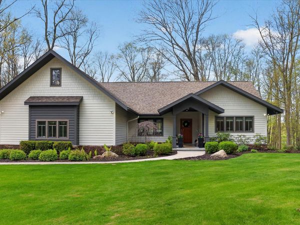 1901 Mccabe Avenue NE, Lowell, MI 49331