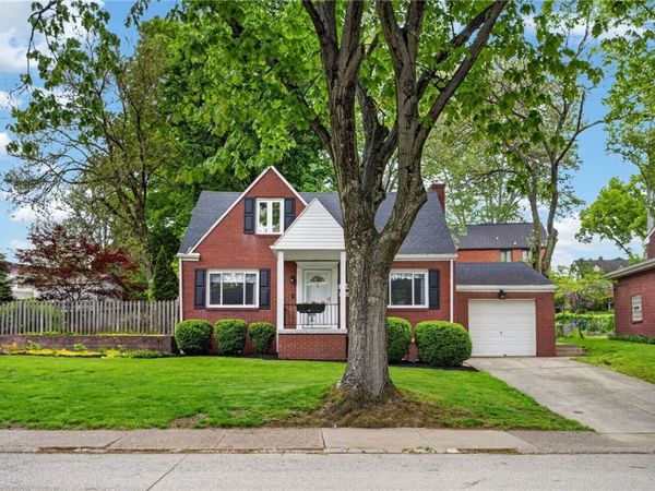 1049 Windermere Dr., Pittsburgh, PA 15218