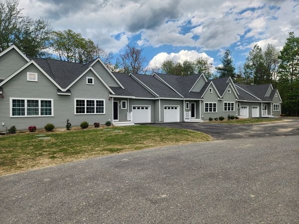 30 Four Seasons Drive, Unit 30, Hampstead, NH 03841