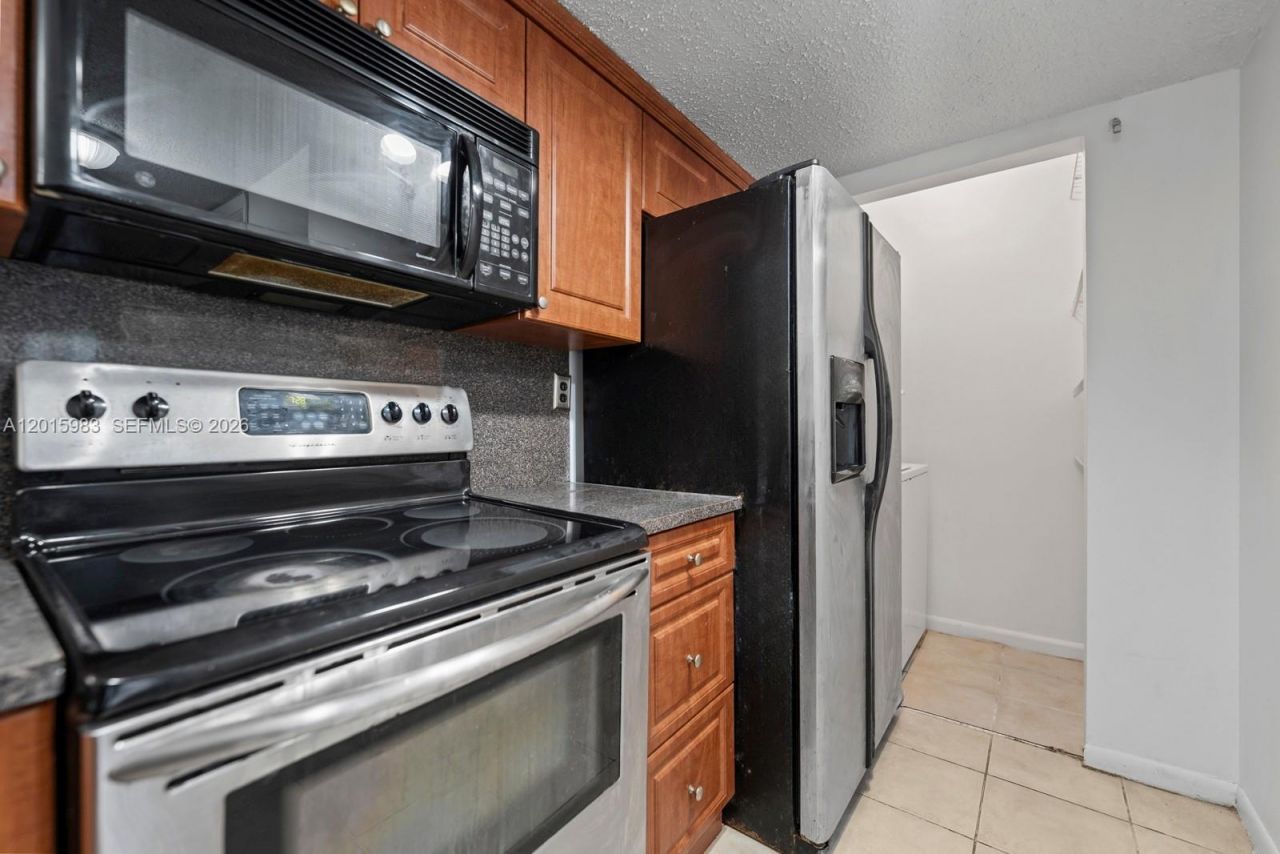 7200 NW 179th St, Unit 110, Hialeah, FL 33015 Photo