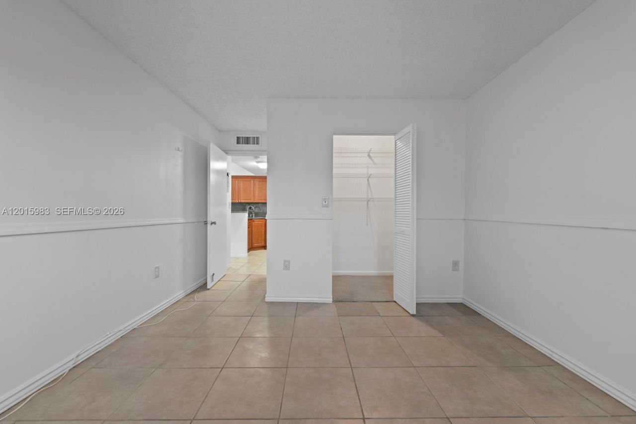 7200 NW 179th St, Unit 110, Hialeah, FL 33015 Photo