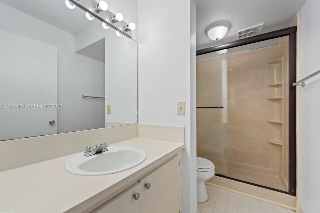 7200 NW 179th St, Unit 110, Hialeah, FL 33015 Photo