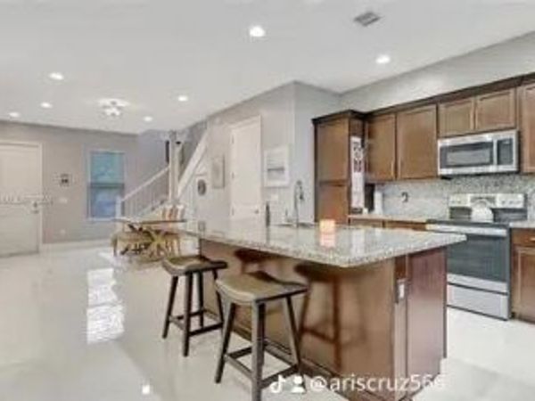 20908 NW 1st Drive, Pembroke Pines, FL 33029