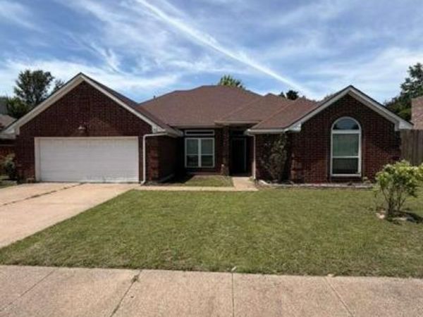 906 busby, Cedar Hill, TX 75104