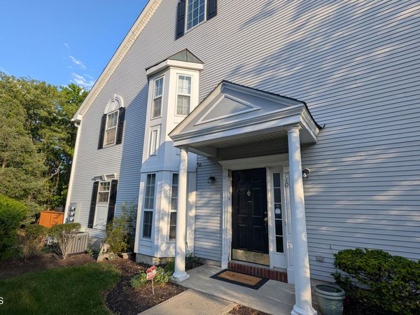10 Beacon Court, Holmdel, NJ 07733
