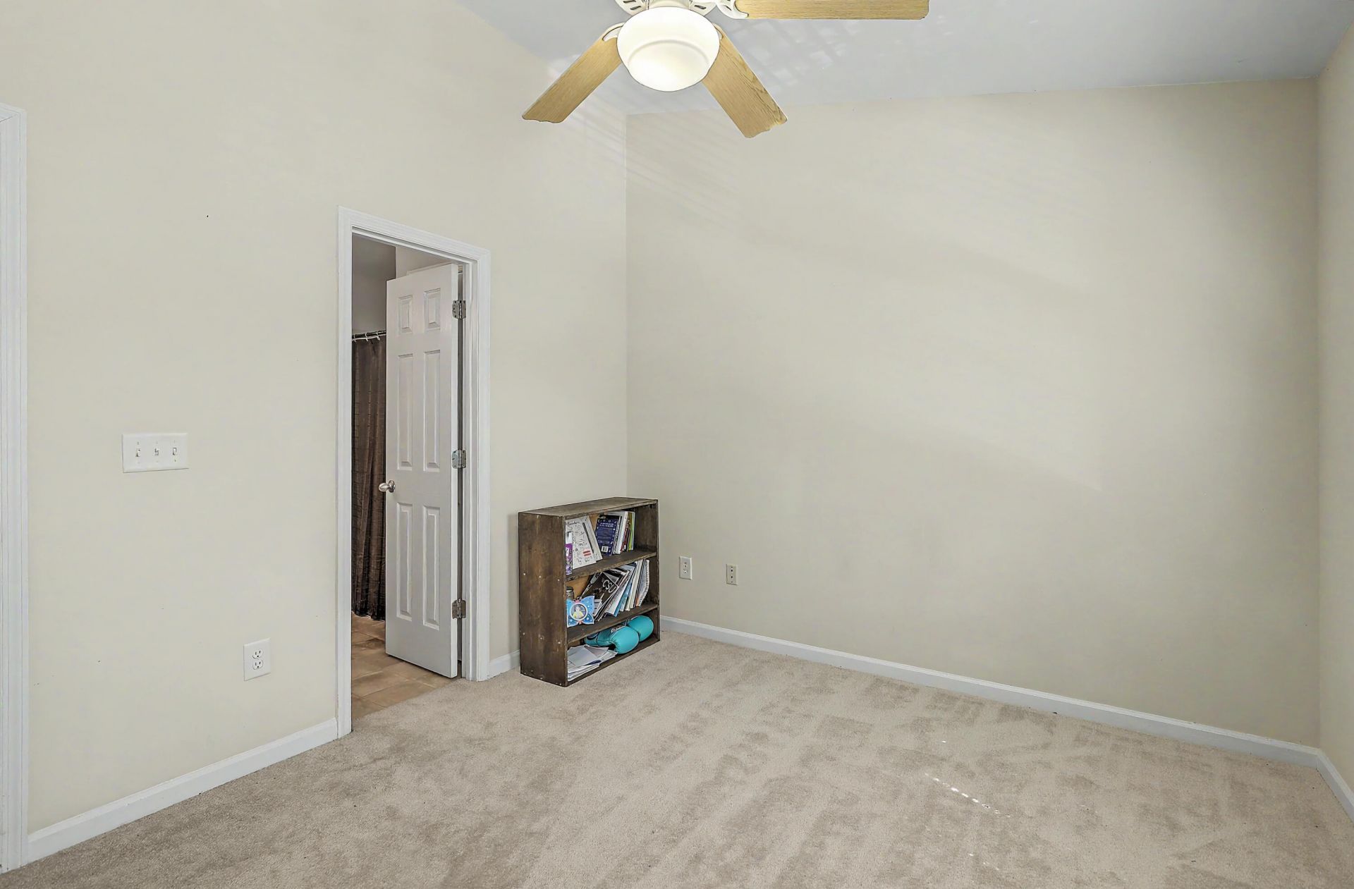 7982 Shadow Oak Drive Photo 21