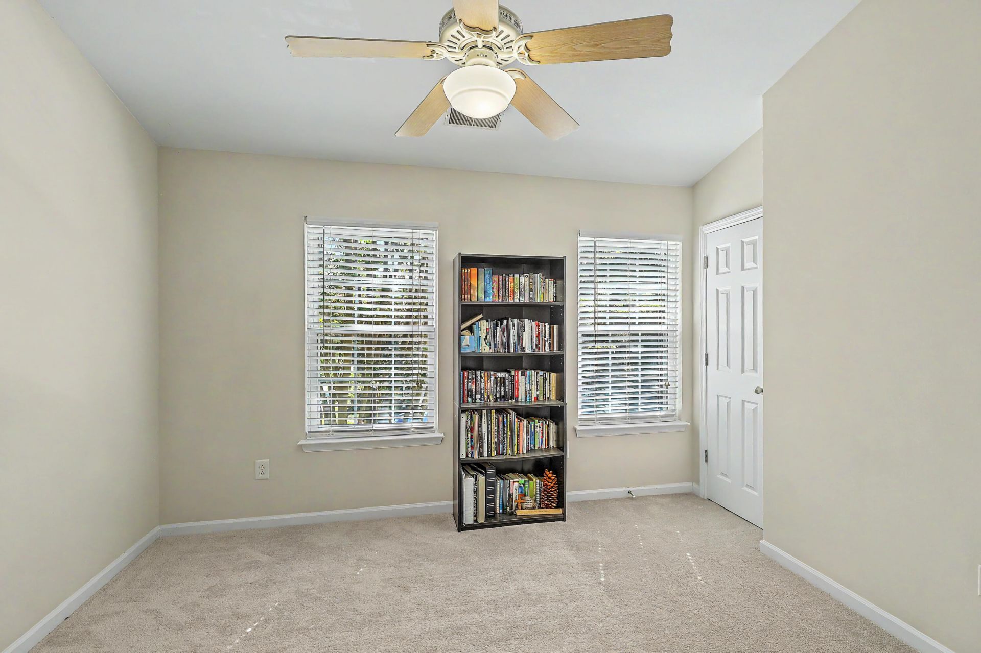 7982 Shadow Oak Drive Photo 22