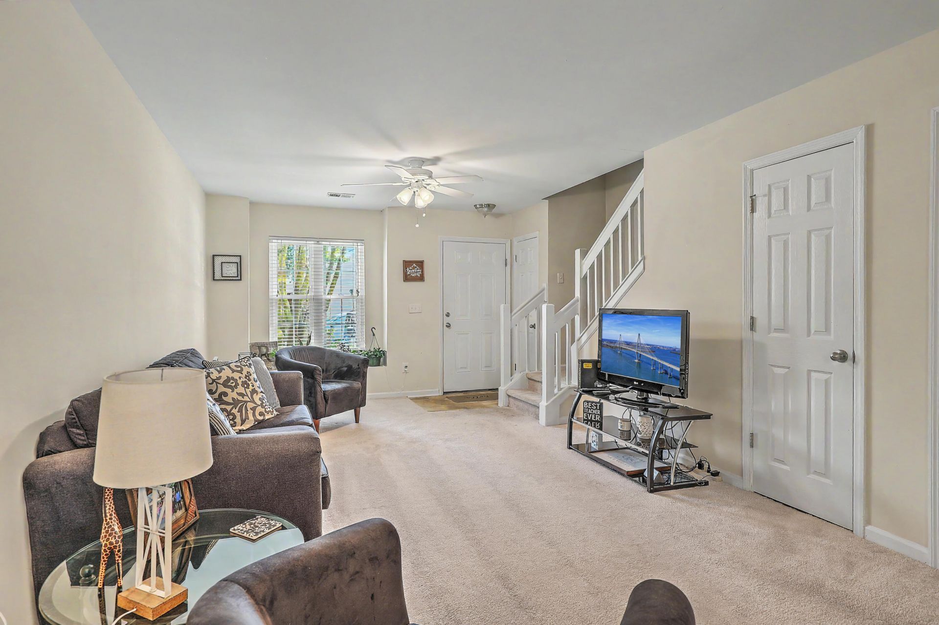 7982 Shadow Oak Drive Photo 6