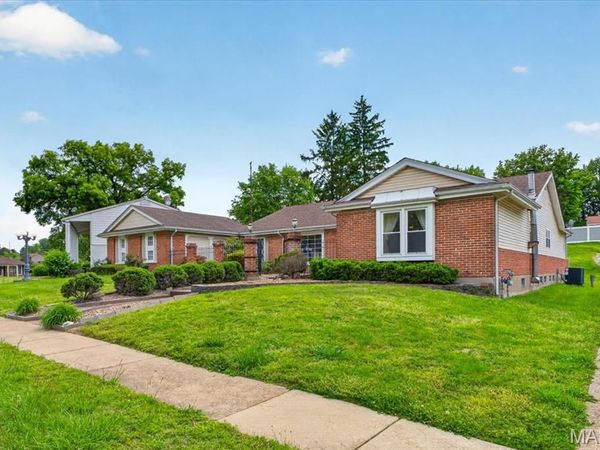 5 Blossomwood Court , Florissant, MO 63033