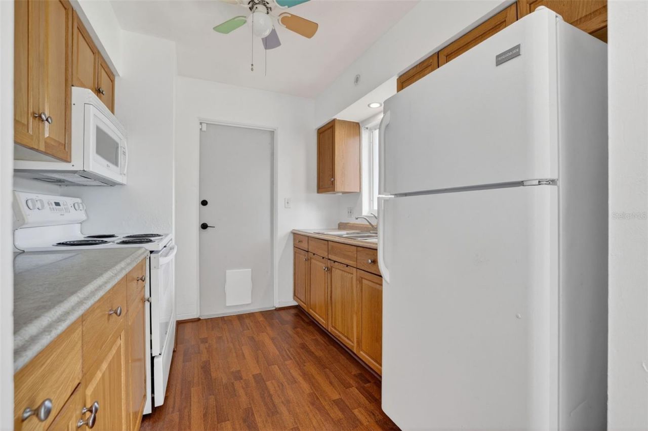 3673 Searobin Drive Se, Saint Petersburg, FL 33705 Photo
