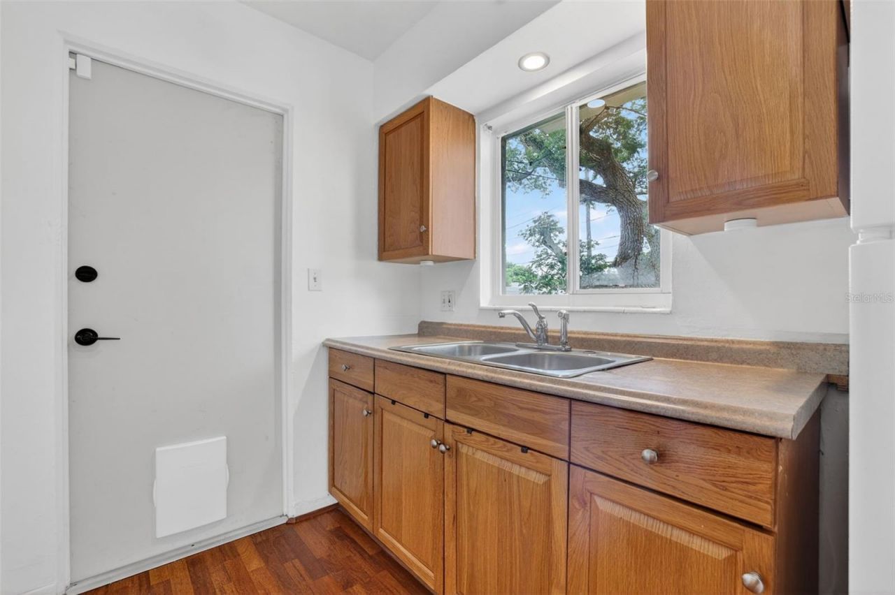 3673 Searobin Drive Se, Saint Petersburg, FL 33705 Photo