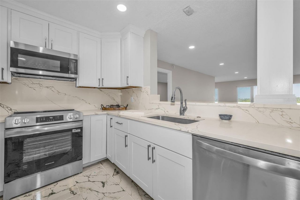 100 Bluff View Drive, Unit 604C, Belleair Bluffs, FL 33770 Photo