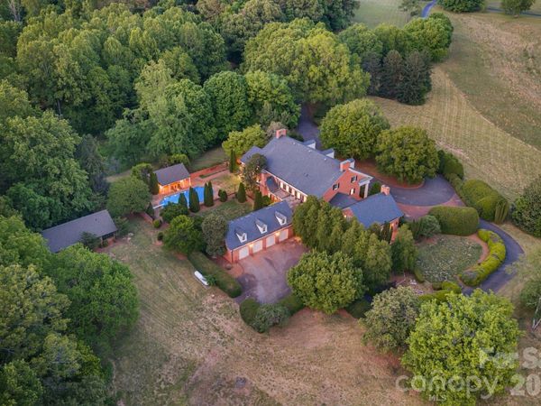 1486 Knolls Drive, Newton, NC 28658