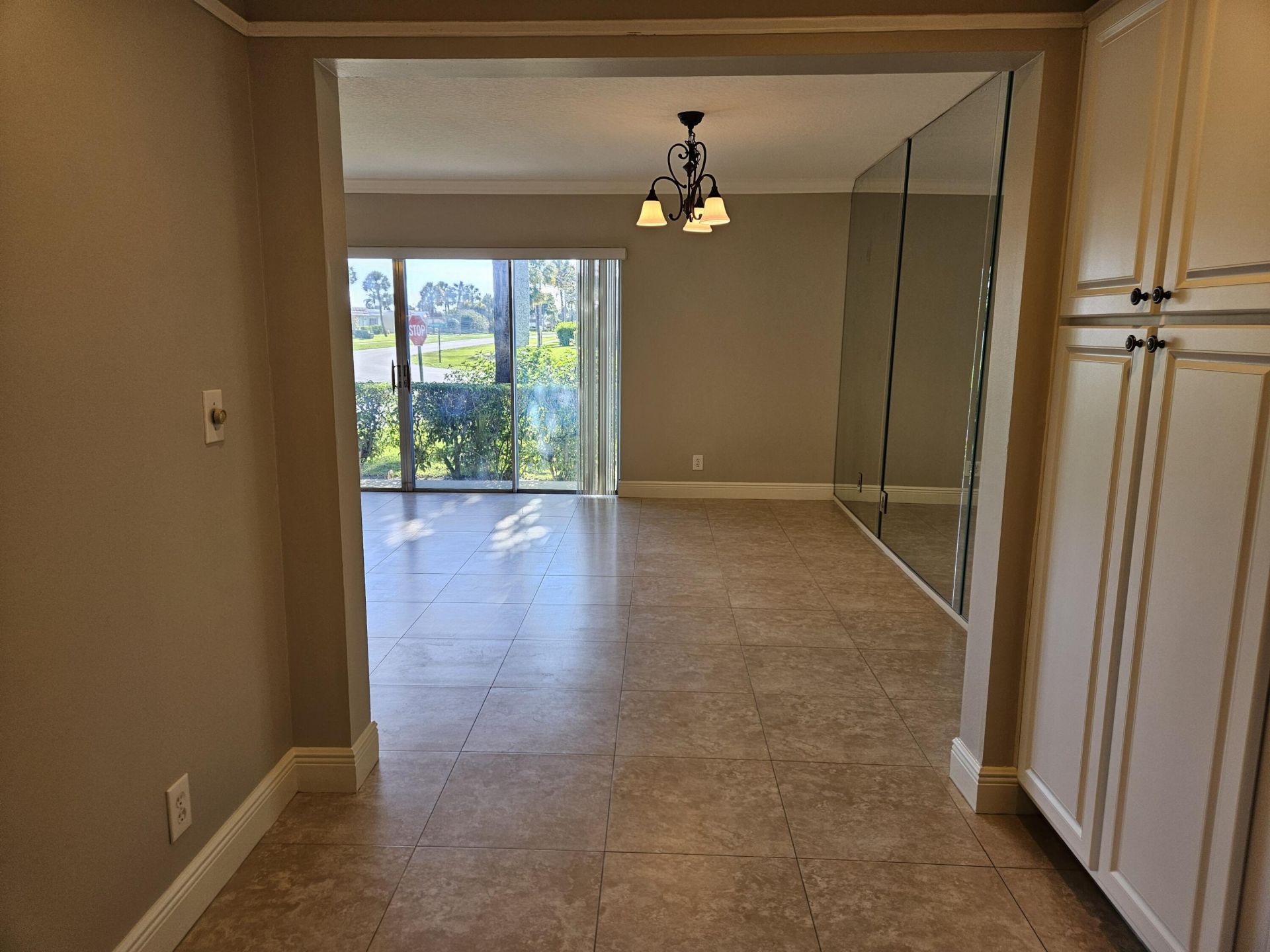 2886 E Fernley Dr Drive E, Unit 1, West Palm Beach, FL 33415 Photo