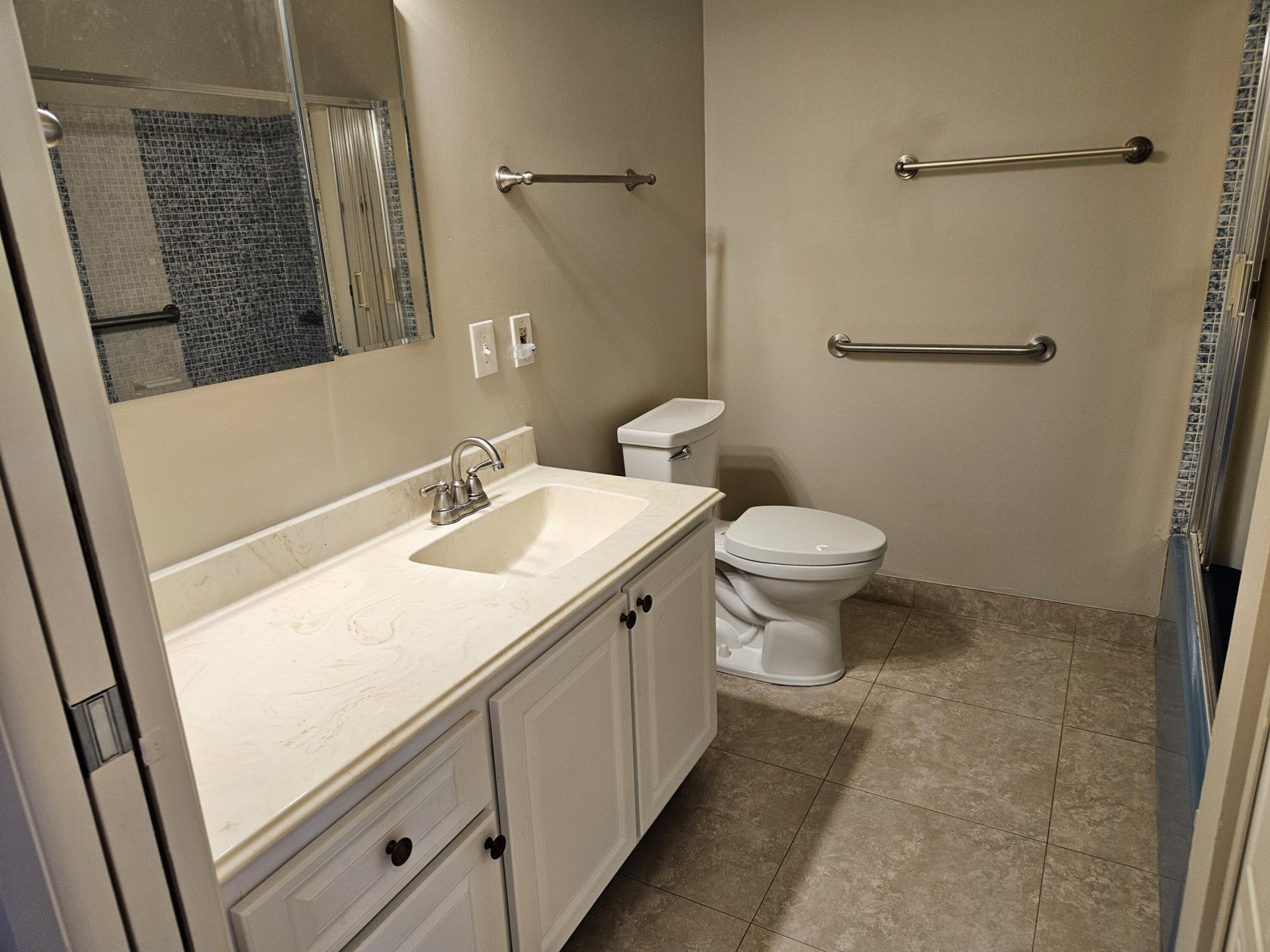 2886 E Fernley Dr Drive E, Unit 1, West Palm Beach, FL 33415 Photo