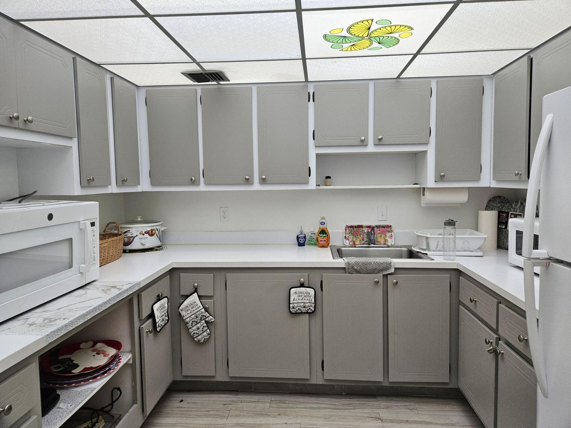 2886 E Fernley Dr Drive E, Unit 1, West Palm Beach, FL 33415 Photo