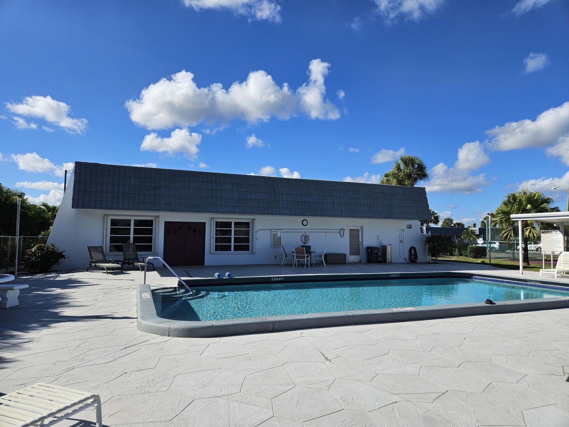 2886 E Fernley Dr Drive E, Unit 1, West Palm Beach, FL 33415 Photo