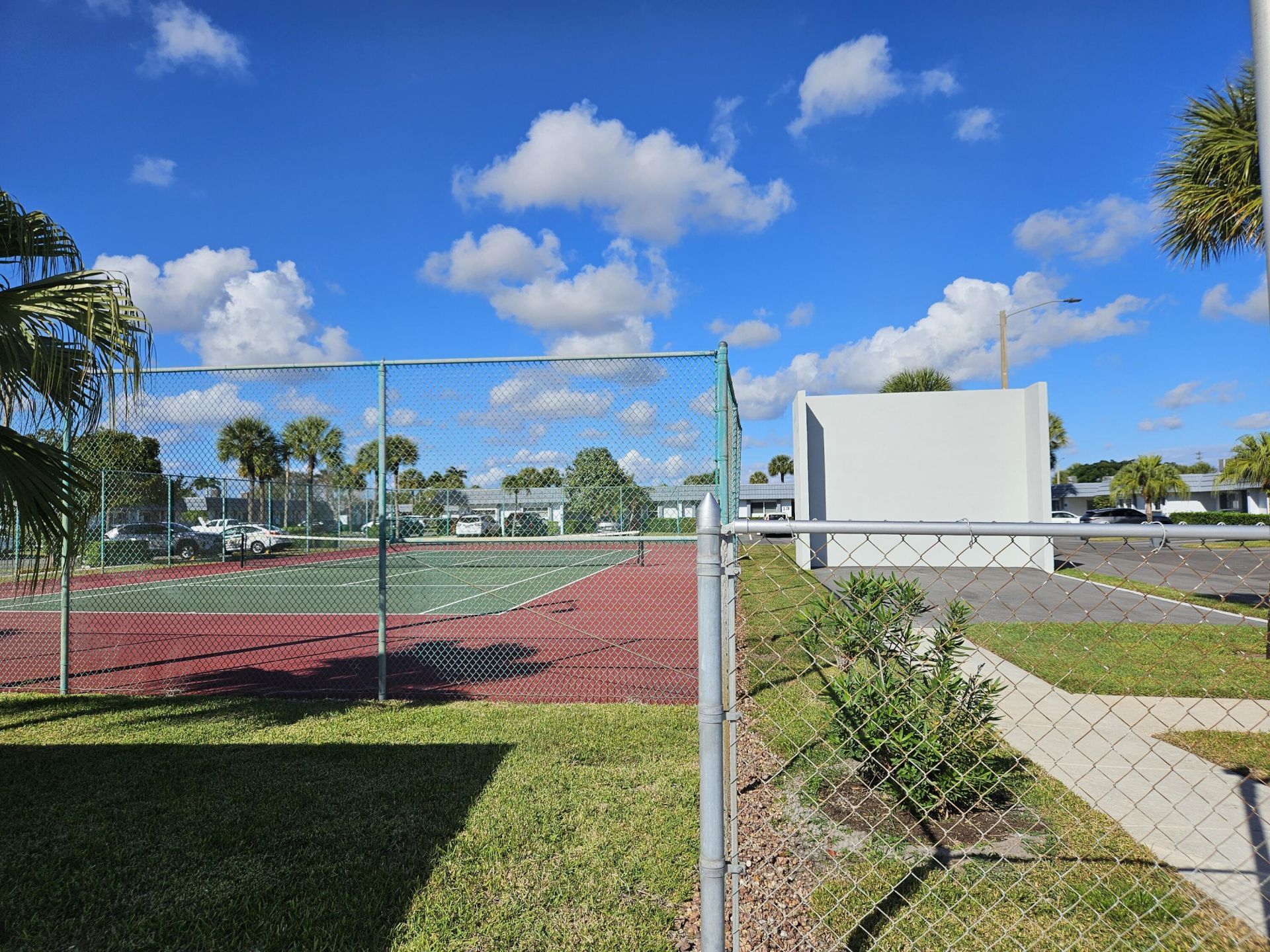 2886 E Fernley Dr Drive E, Unit 1, West Palm Beach, FL 33415 Photo