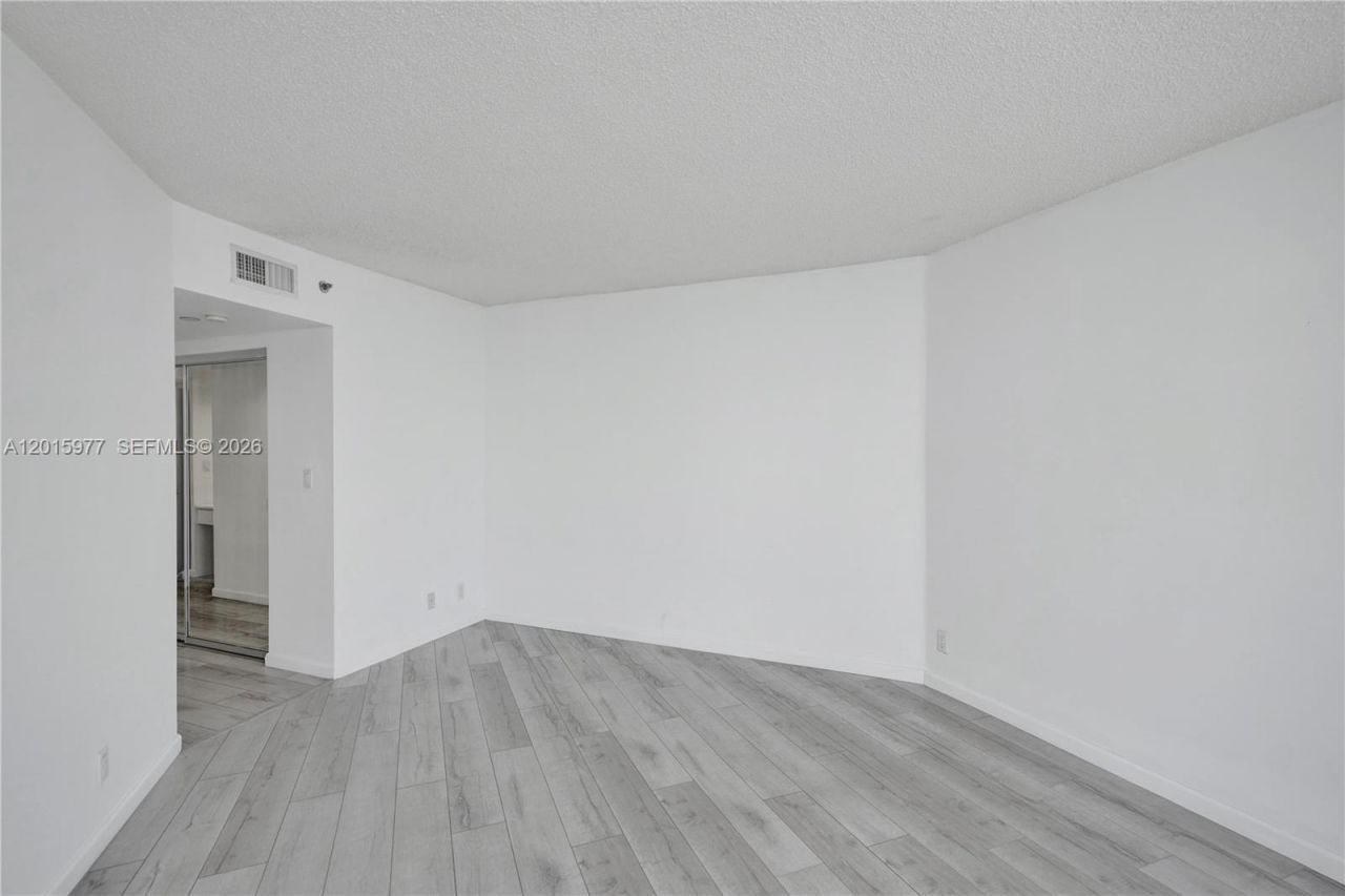 16425 Collins Ave , Unit 2715, Sunny Isles Beach, FL 33160 Photo