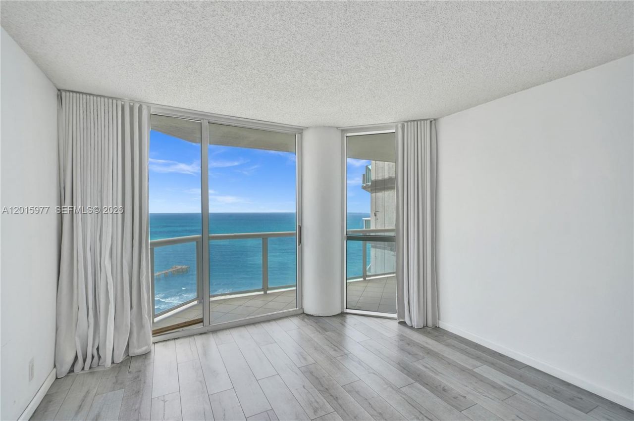 16425 Collins Ave , Unit 2715, Sunny Isles Beach, FL 33160 Photo