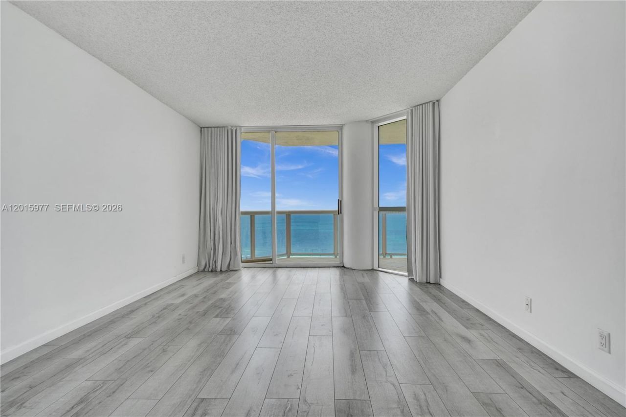 16425 Collins Ave , Unit 2715, Sunny Isles Beach, FL 33160 Photo