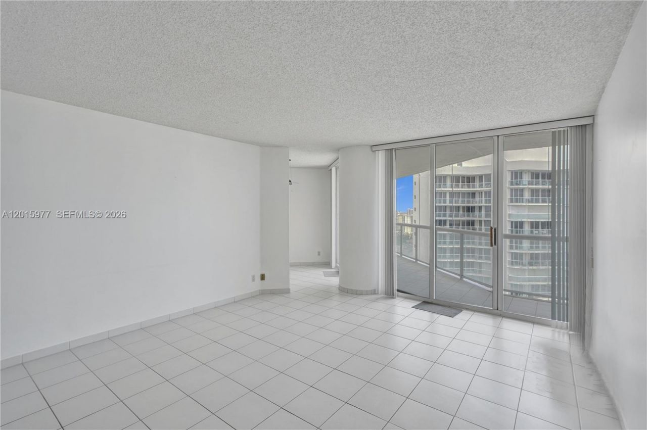 16425 Collins Ave , Unit 2715, Sunny Isles Beach, FL 33160 Photo