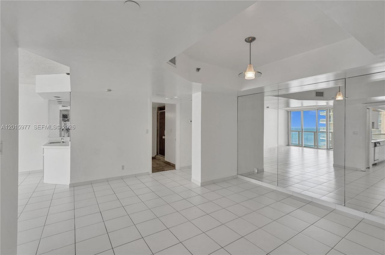 16425 Collins Ave , Unit 2715, Sunny Isles Beach, FL 33160 Photo