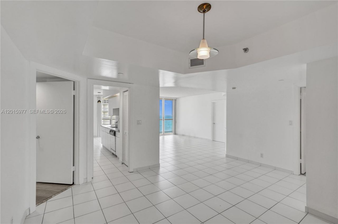 16425 Collins Ave , Unit 2715, Sunny Isles Beach, FL 33160 Photo