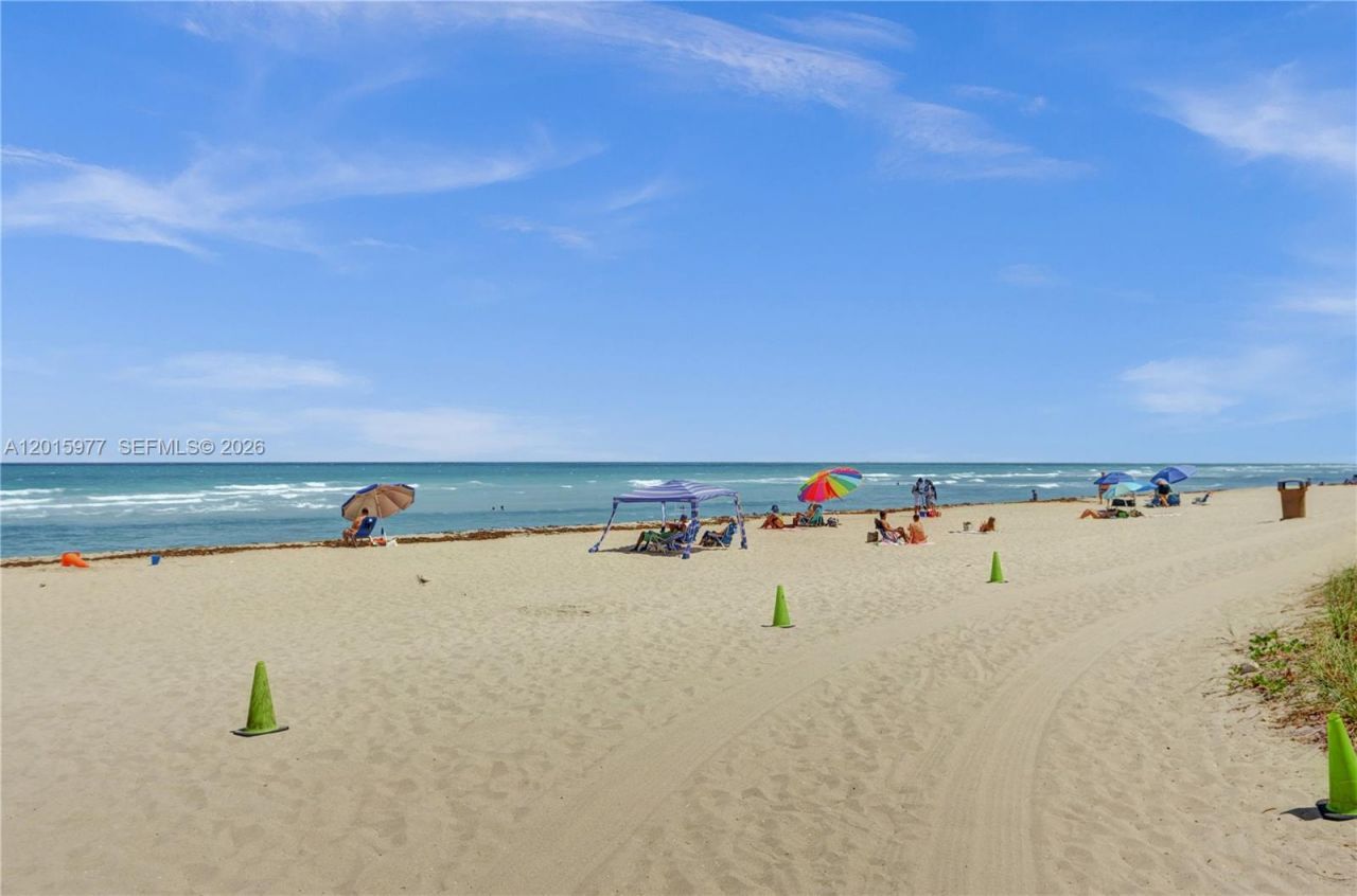 16425 Collins Ave , Unit 2715, Sunny Isles Beach, FL 33160 Photo