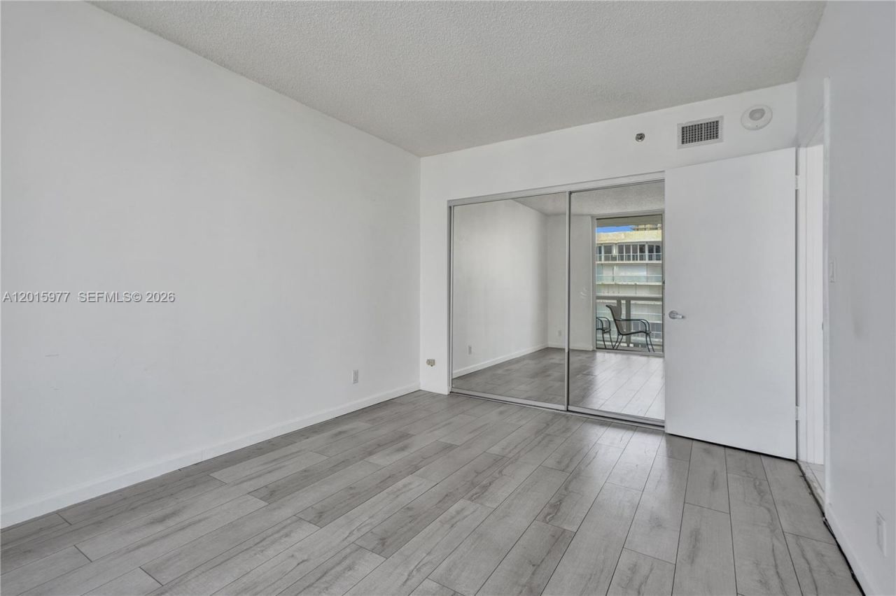 16425 Collins Ave , Unit 2715, Sunny Isles Beach, FL 33160 Photo