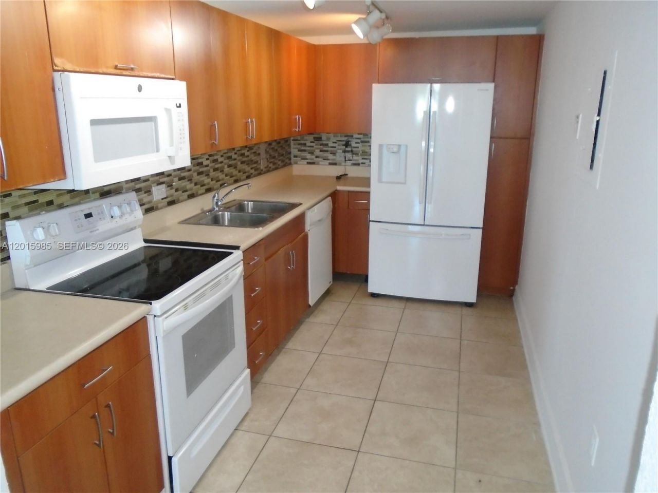 7501 E Treasure Dr, Unit 2N, North Bay Village, FL 33141 Photo