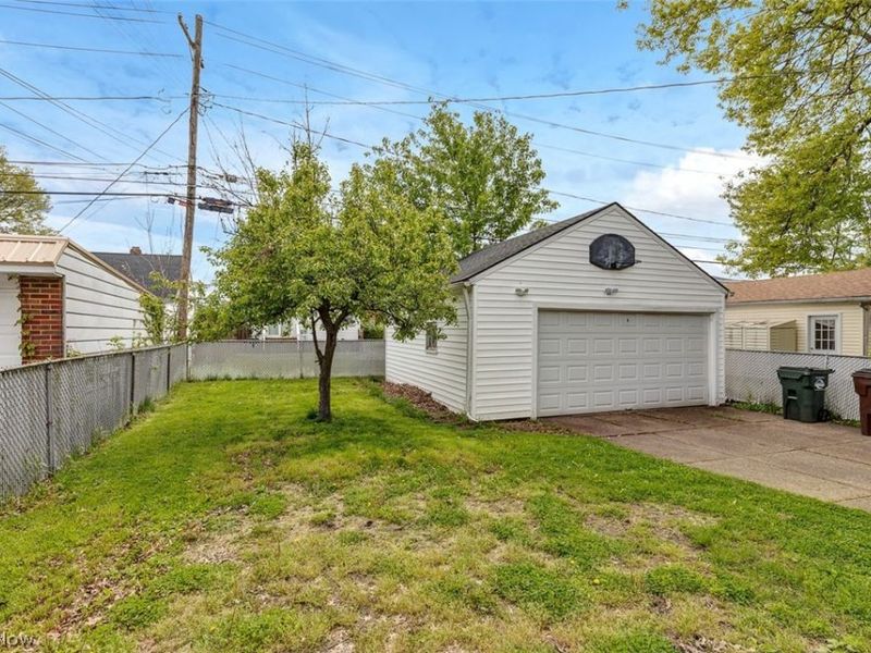 7503 Whittington Drive, Parma, OH 44129 Photo 29