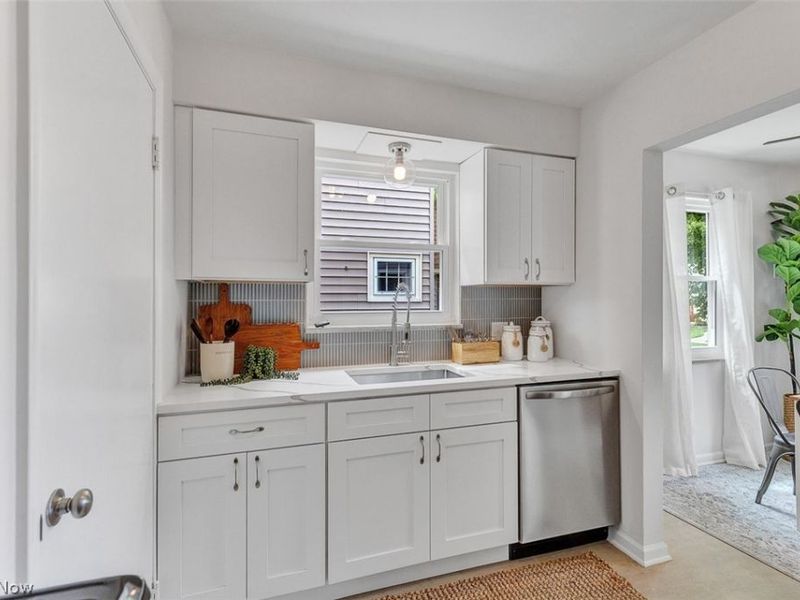 7503 Whittington Drive, Parma, OH 44129 Photo 5