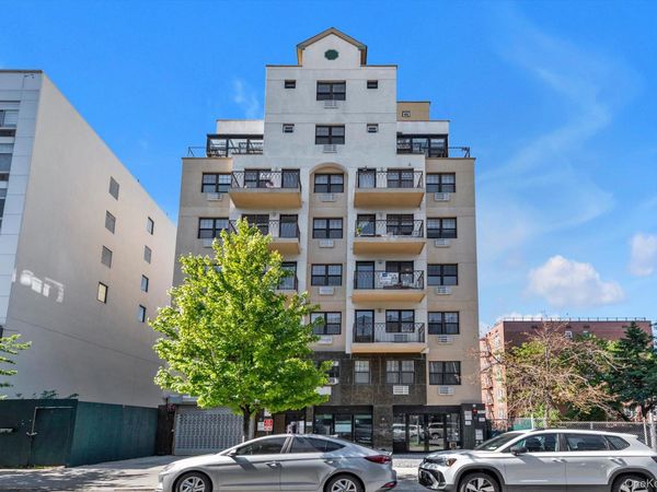 14477 Barclay Avenue , Unit 4A, Flushing, NY 11355