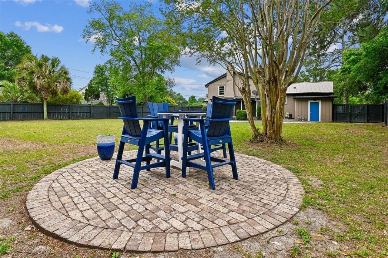 739 Shamrock Lane Photo 4