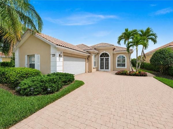 7558 Garibaldi CT, NAPLES, FL 34114