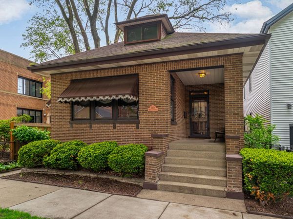 3314 S Emerald Avenue, Chicago, IL 60616
