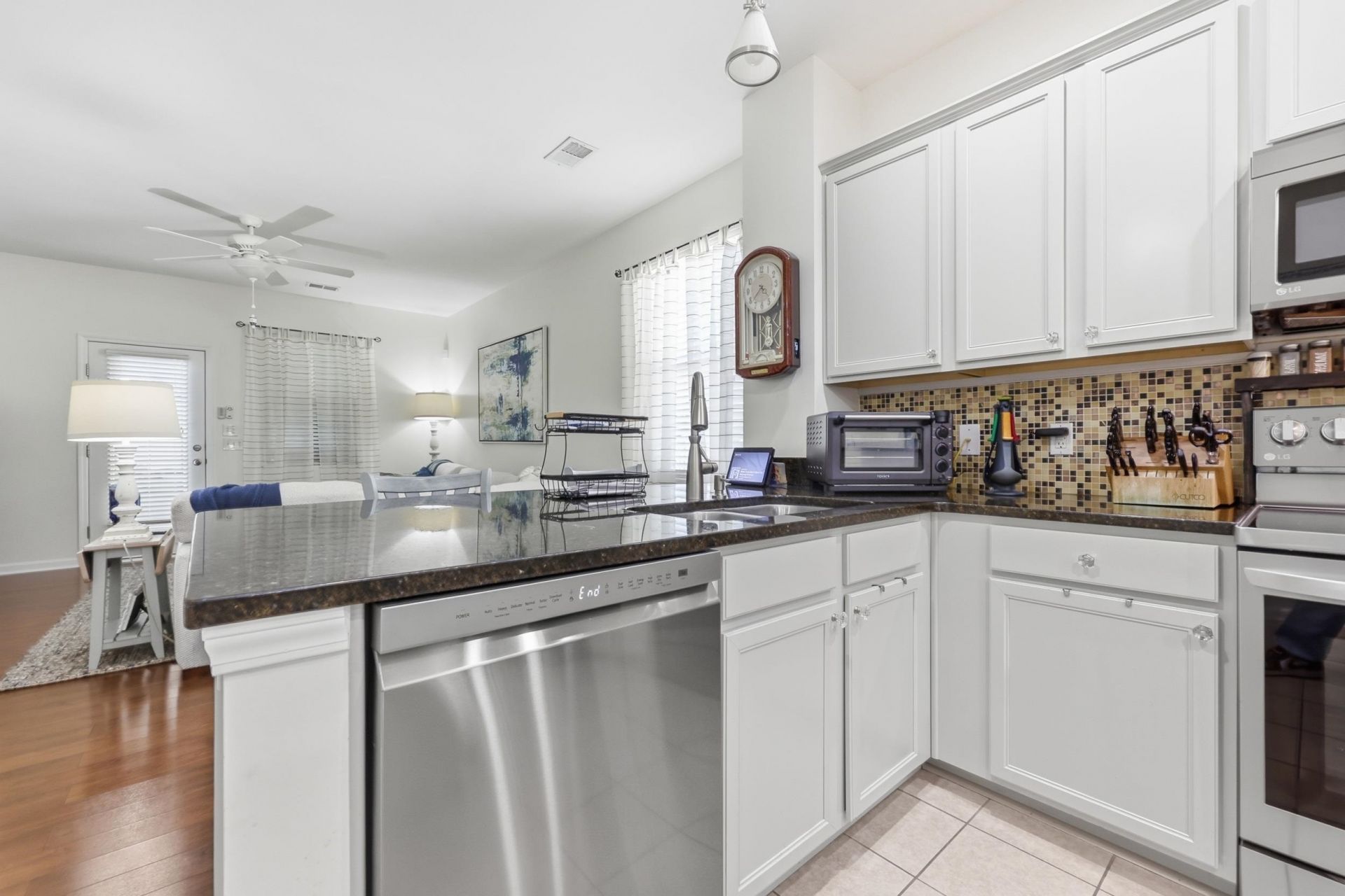 5010 Weatherwood Dr. Photo 8