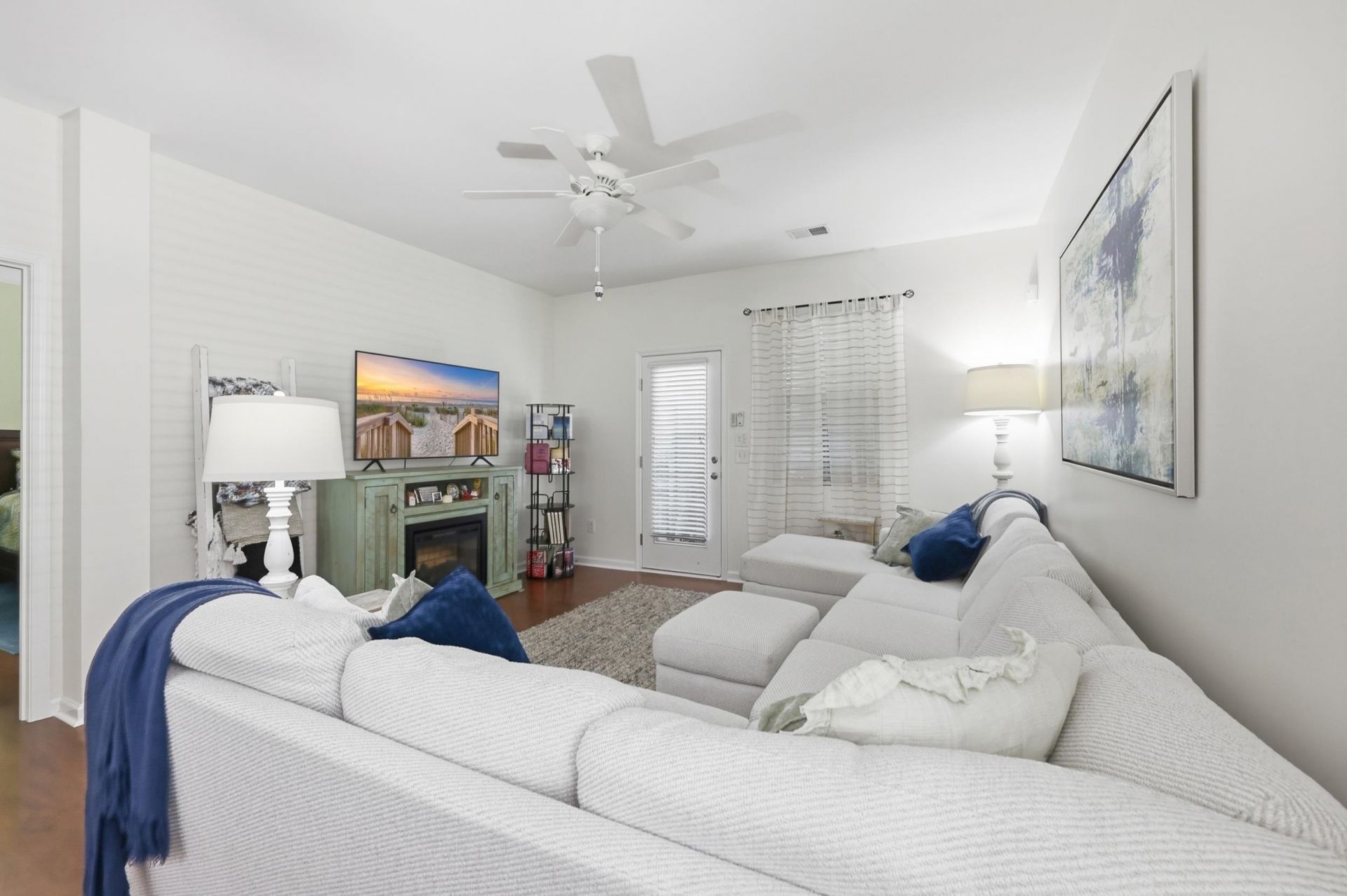 5010 Weatherwood Dr. Photo 9