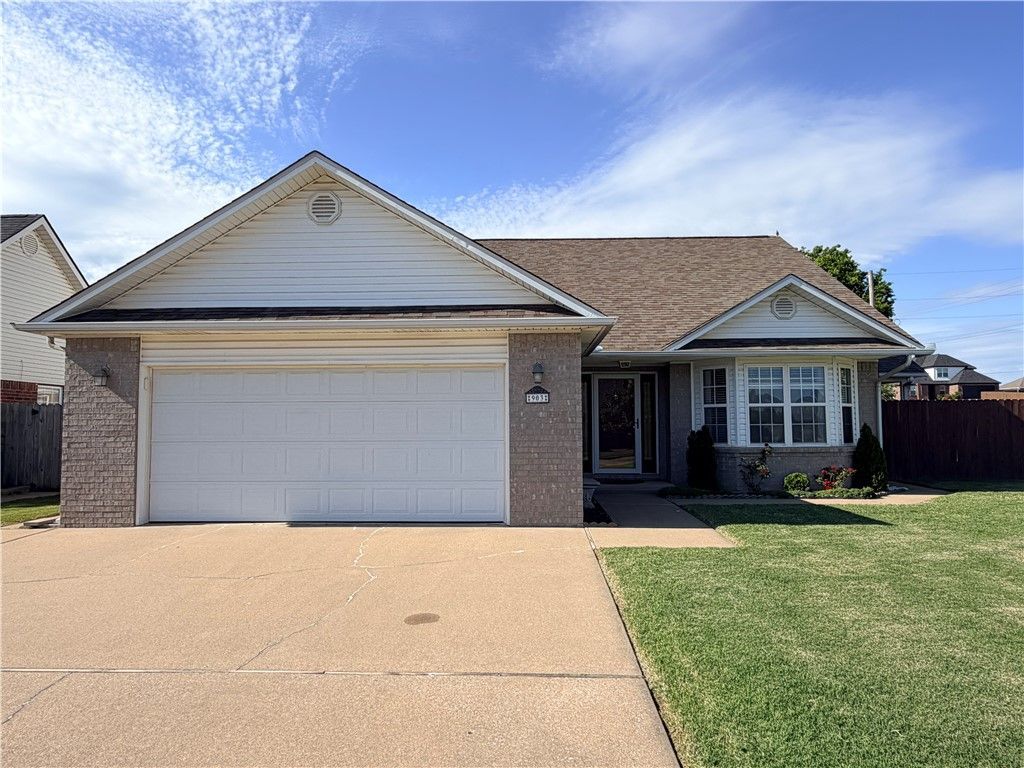 903 Hunter Ridge, Siloam Springs, AR 72761 Main Photo