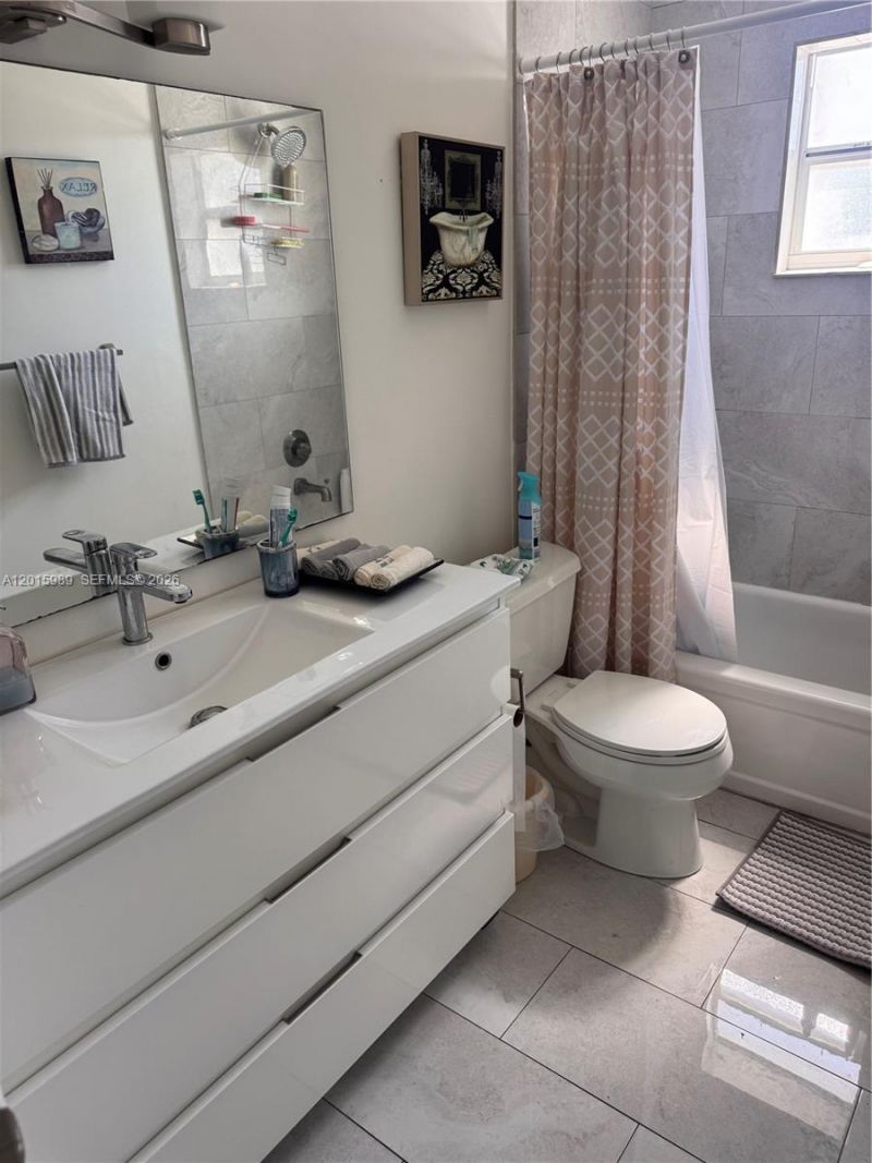 5300 Washington St, Unit J214, Hollywood, FL 33021 Photo