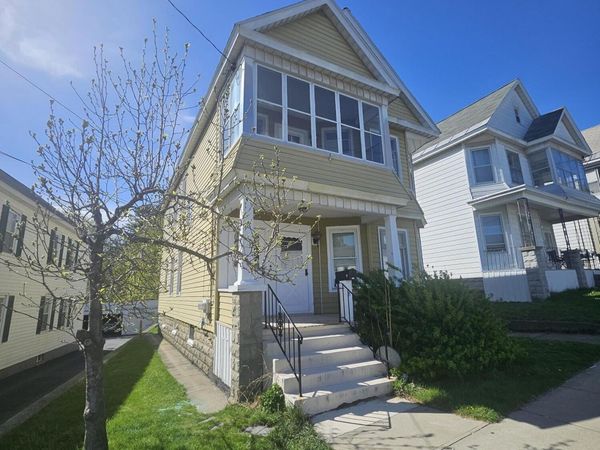 8 Lomasney Avenue, Schenectady, NY 12308