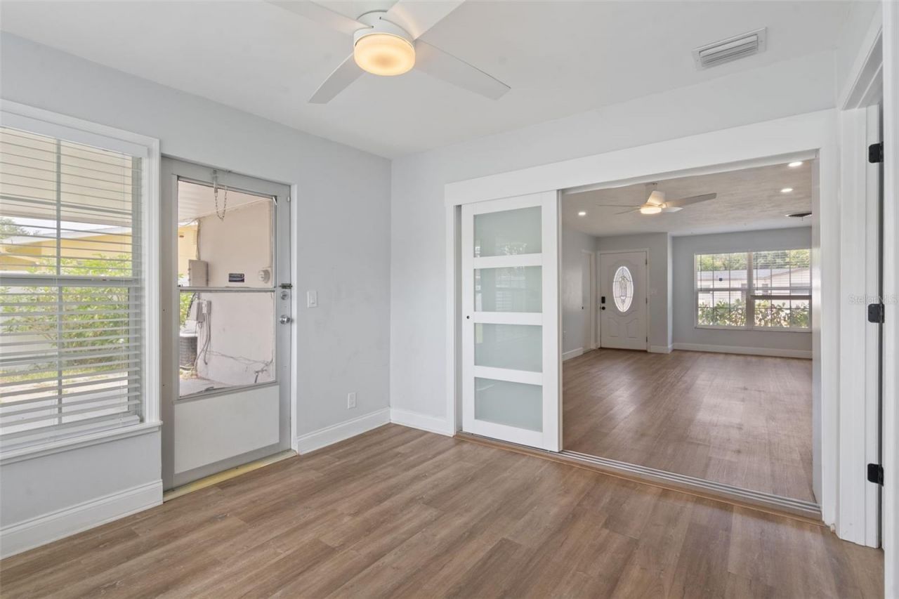 5690 6th Street S, Saint Petersburg, FL 33705 Photo