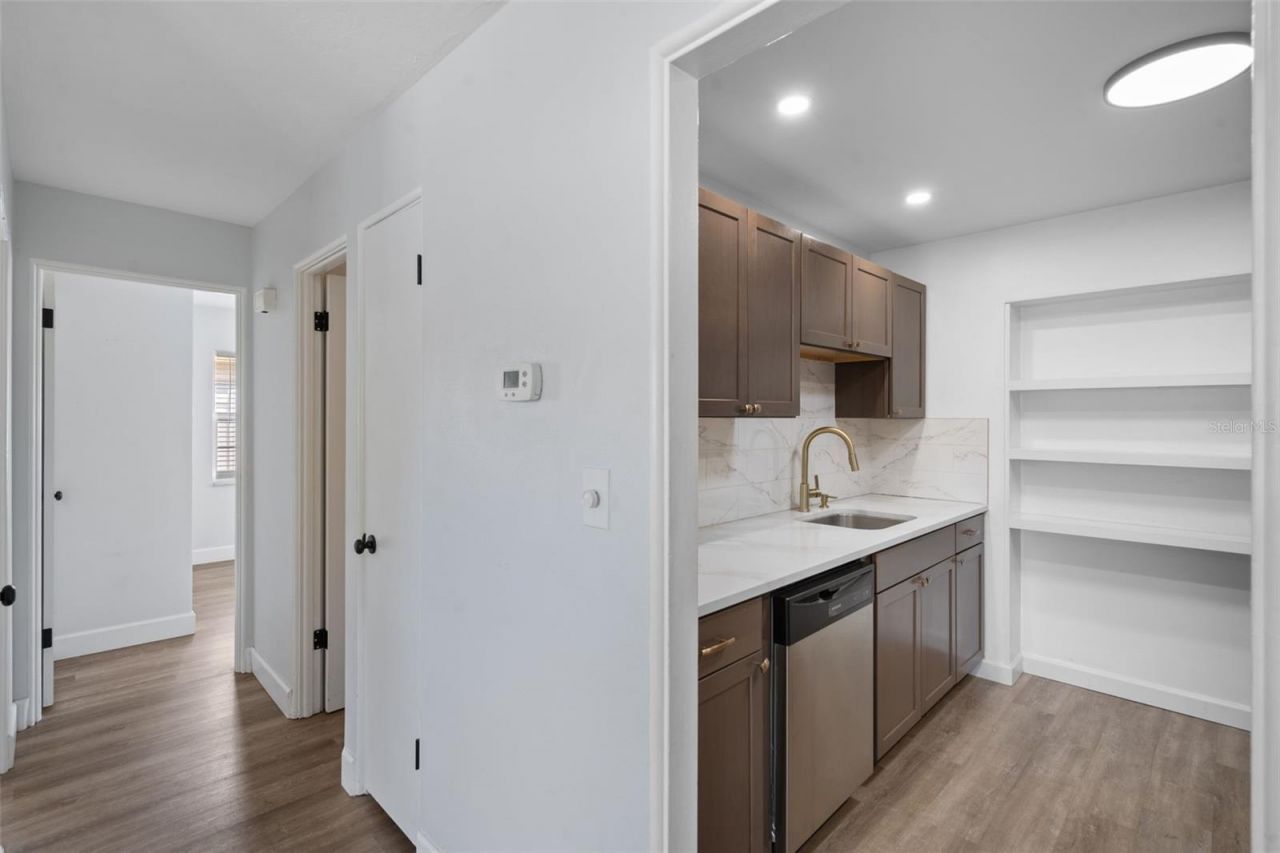 5690 6th Street S, Saint Petersburg, FL 33705 Photo