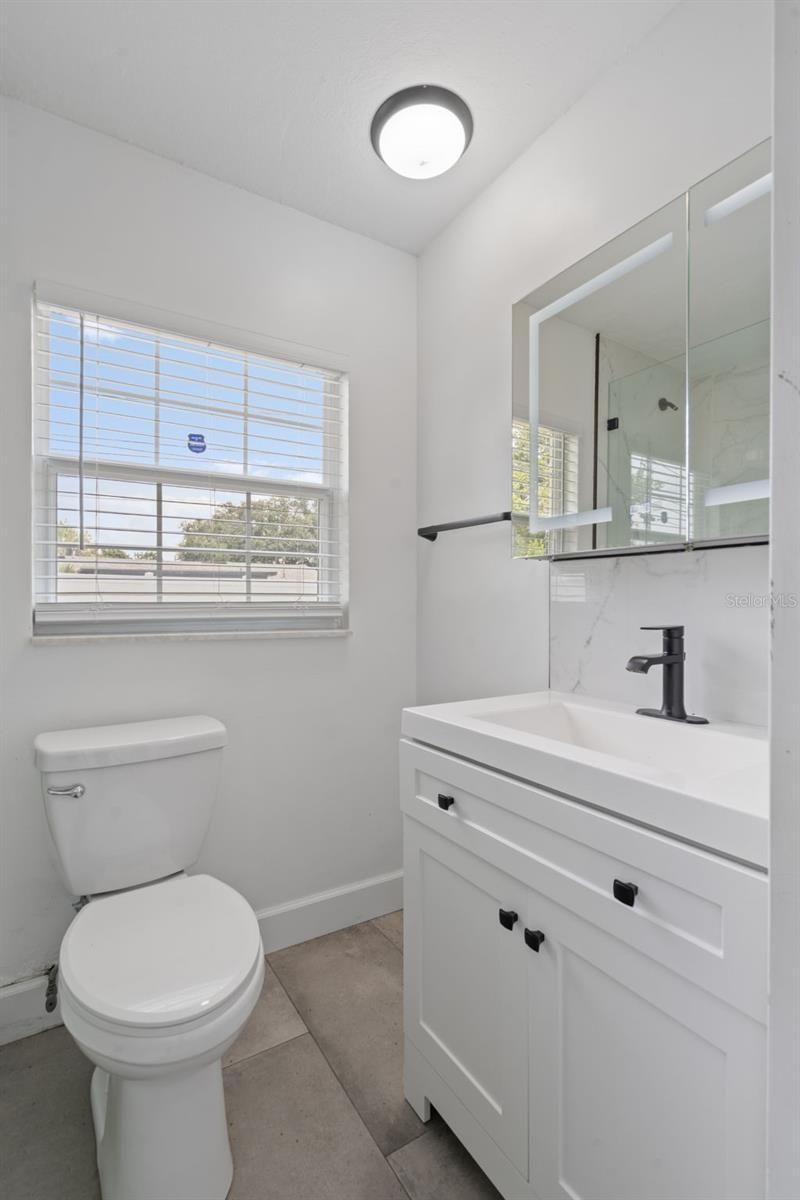 5690 6th Street S, Saint Petersburg, FL 33705 Photo