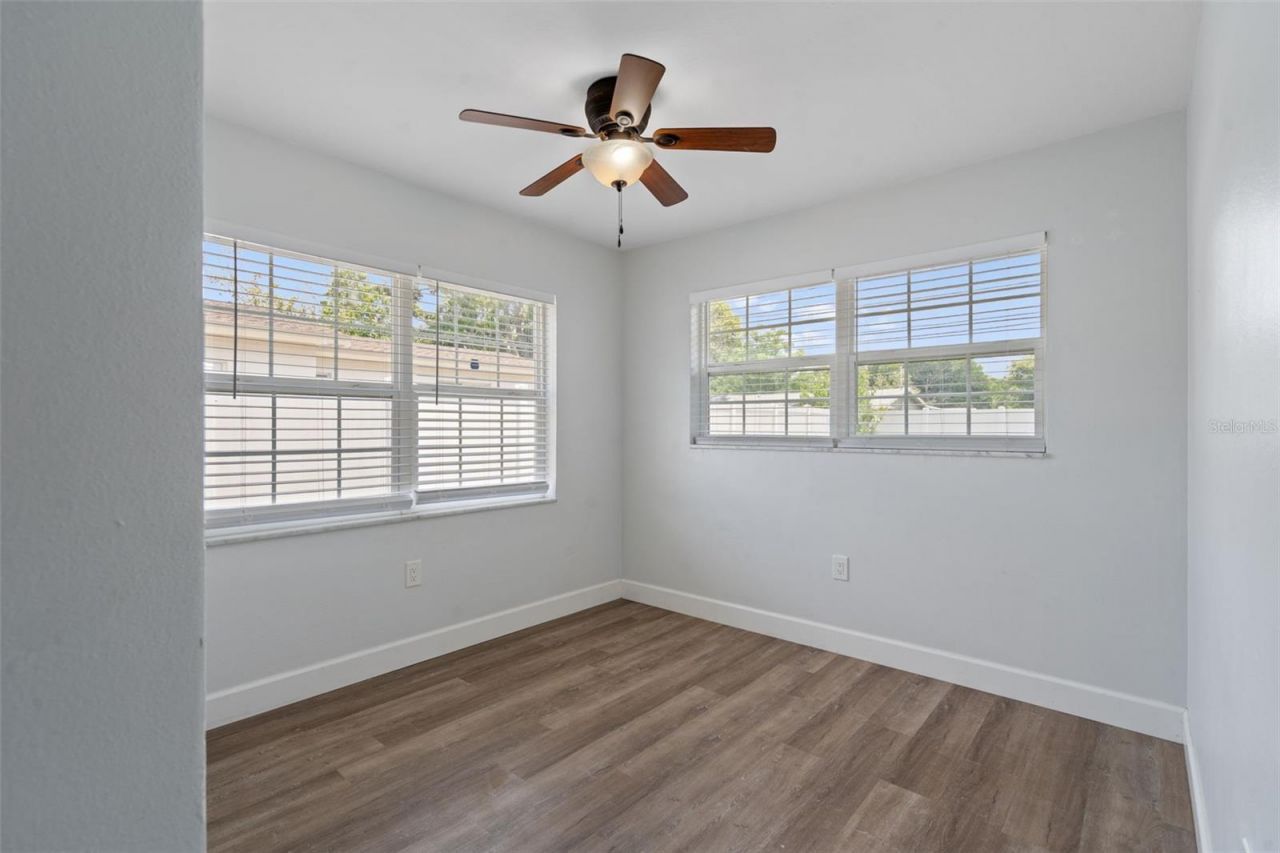 5690 6th Street S, Saint Petersburg, FL 33705 Photo