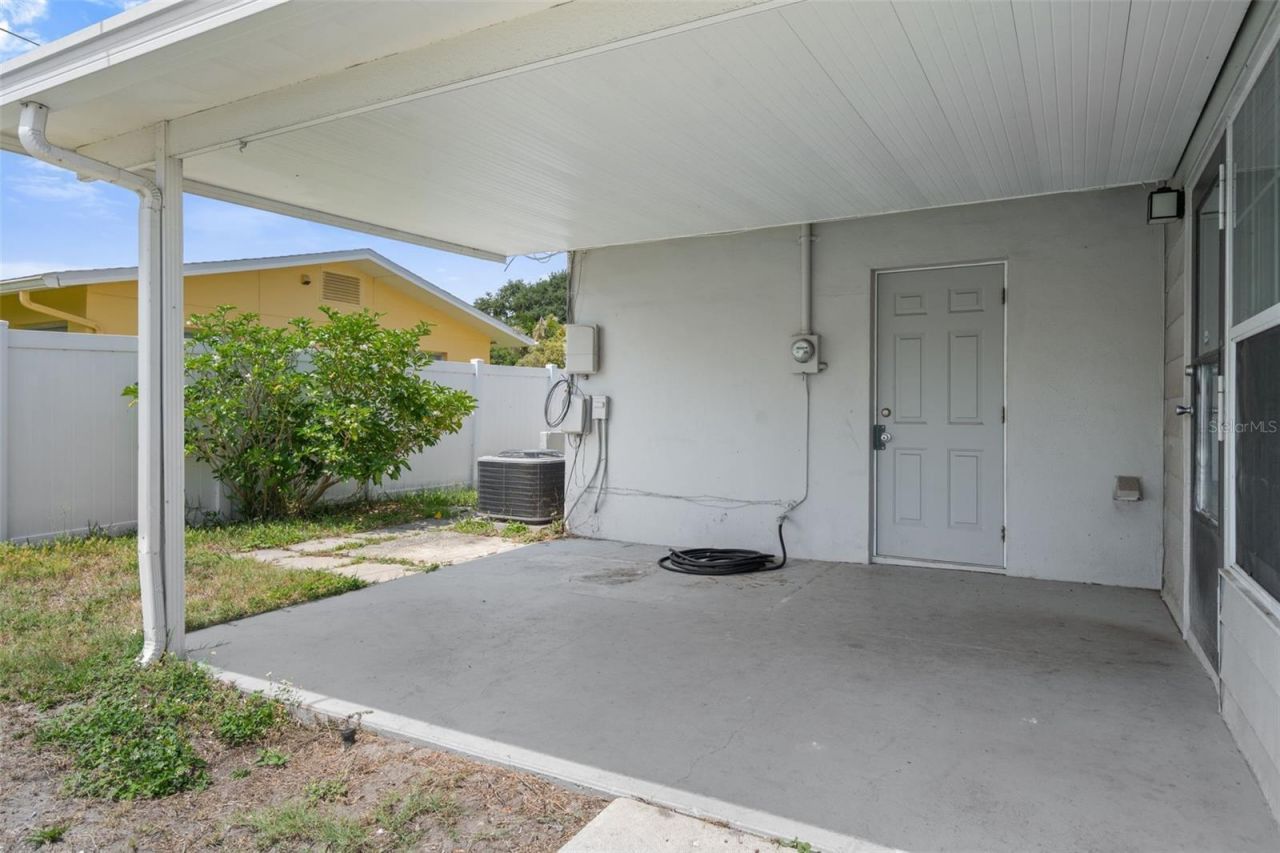 5690 6th Street S, Saint Petersburg, FL 33705 Photo