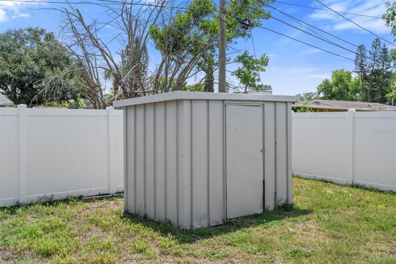 5690 6th Street S, Saint Petersburg, FL 33705 Photo